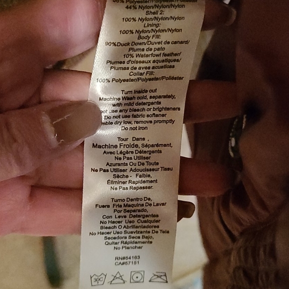 💣Pretty Calvin Klein puffer vest💣 - Picture 5 of 8